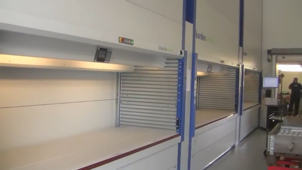 Вертикальные автоматизированные стеллажи Kardex Shuttle XP смотреть онлайн