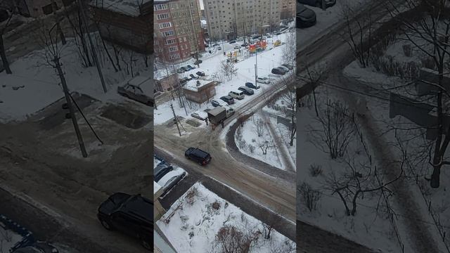 Как "Правильно" посыпать дворы солью. смотреть онлайн
