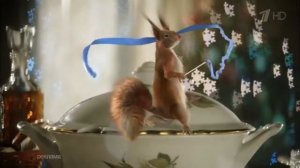 Новогодняя заставка Первого канала (2019-2020)-Белки и салатница-1