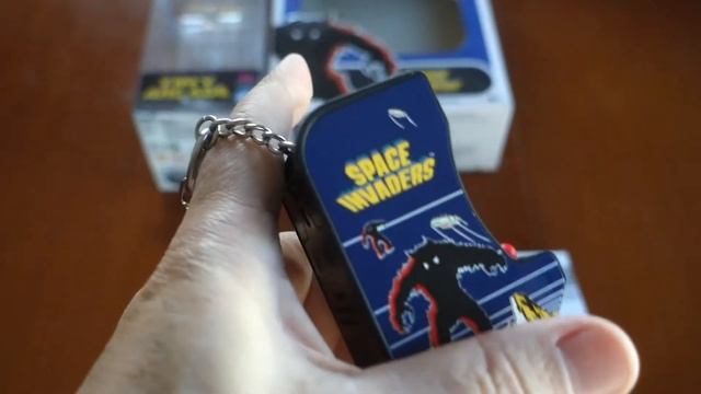 Space Invaders Tiny Arcade VS Arcade Classics LCD game смотреть онлайн