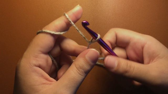 how to slip knot and start chaining for beginners смотреть онлайн