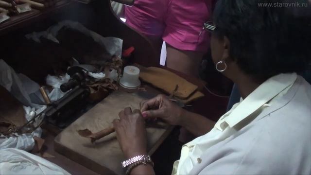 КАК ДЕЛАЮТ КУБИНСКИЕ СИГАРЫ HOW TO MAKE CUBAN CIGARS смотреть онлайн