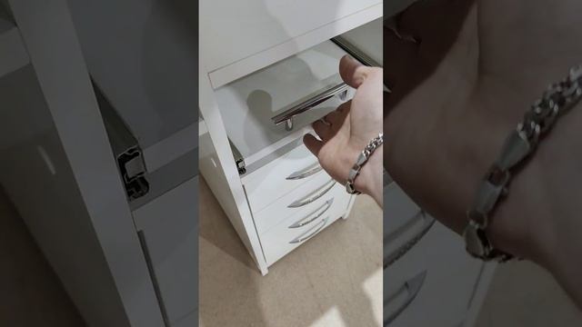 Маникюрный стол с розетками по индивидуальному проекту смотреть онлайн