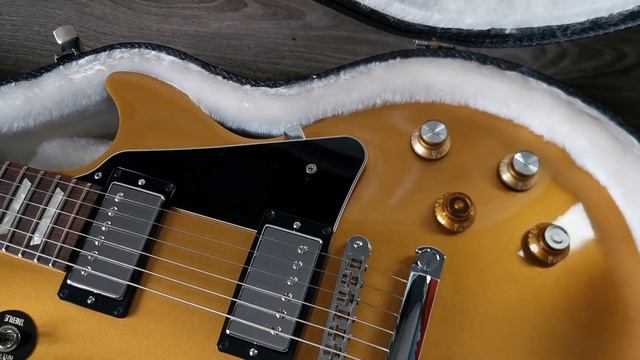 This Weeks Arrivals! 2020 Gibson 1959, Fender 1954 Reissue, 1973 Fender Tele, Bonamassa, Martin etc смотреть онлайн