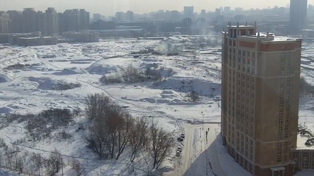 Сжигают мусор на поле в Москве уже третий год. 03.03.2018г. смотреть онлайн