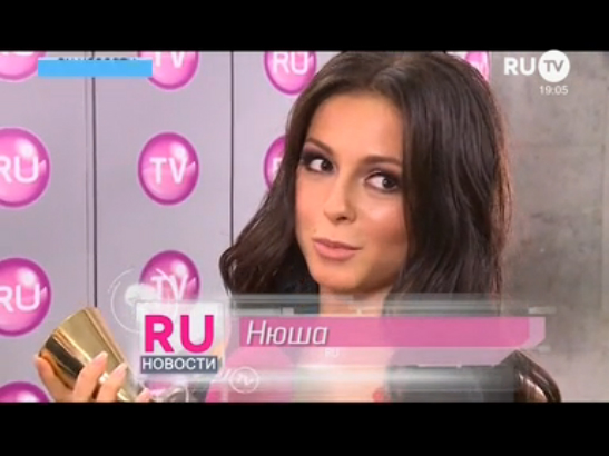 Нюша подверглась нападению фаната - RU Новости - 3.12.14 смотреть онлайн