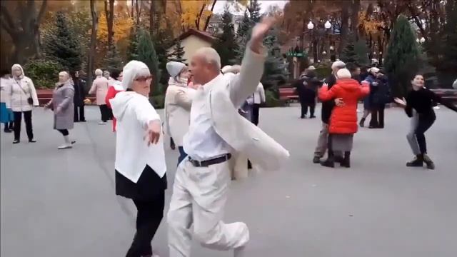 ЗАМАНИЛА ... ЗАМАНИЛА!!! ОЧЕНЬ КРАСИВЫЙ И ЗАВОДНОЙ ТАНЕЦ!!! смотреть онлайн