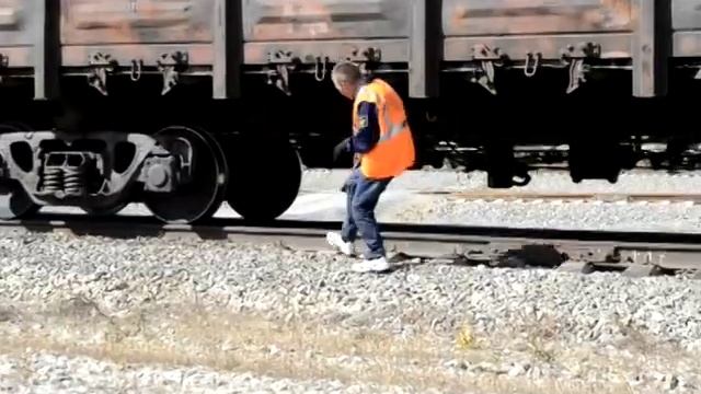 Уход вагонов со станции на перегон смотреть онлайн