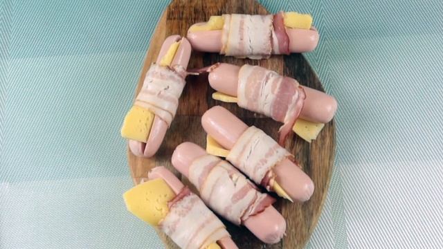 СОСИСКИ С СЫРОМ и БЕКОНОМ В ДУХОВКЕ. Супер закуска! Просто Вкусно смотреть онлайн