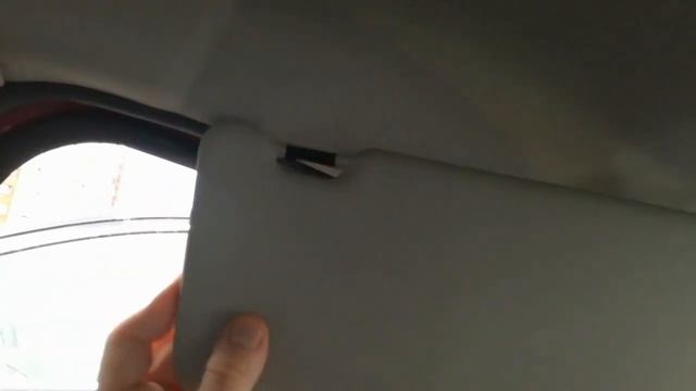 Солнцезащитный козырек на автомобиле Renault Sandero Stepway 2012 смотреть онлайн