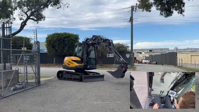 Operate The Automatic 2 Piece Boom - Mecalac Australia MCR How To Video