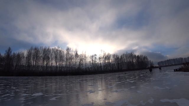 Первый Лед 2022-2023 разловил окуня! смотреть онлайн