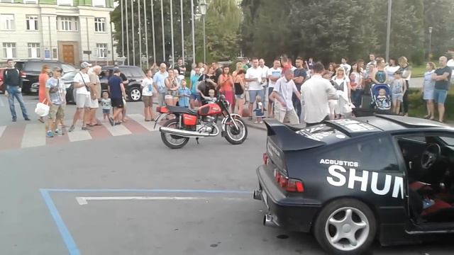 Продовження. Вечірній концерт, скрипка + гучний фронт Honda CRX