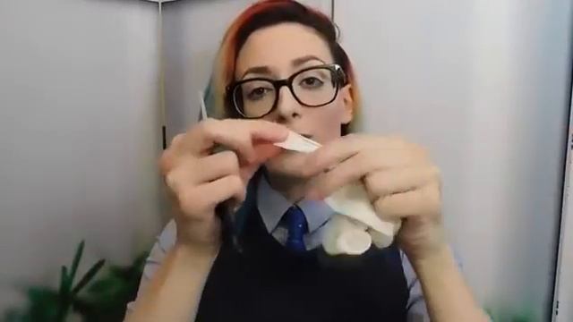 Girl explain how to make holes with plastic gloves смотреть онлайн