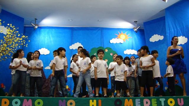 Encerramento cm a Mari e o Tadashi do Karaoke de 2011 смотреть онлайн