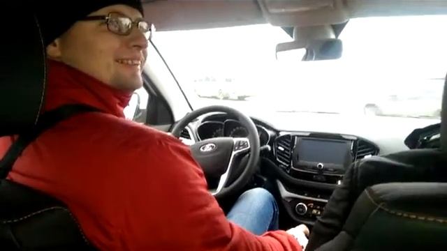 Приора VS Vesta SW Cross багажник/динамика смотреть онлайн