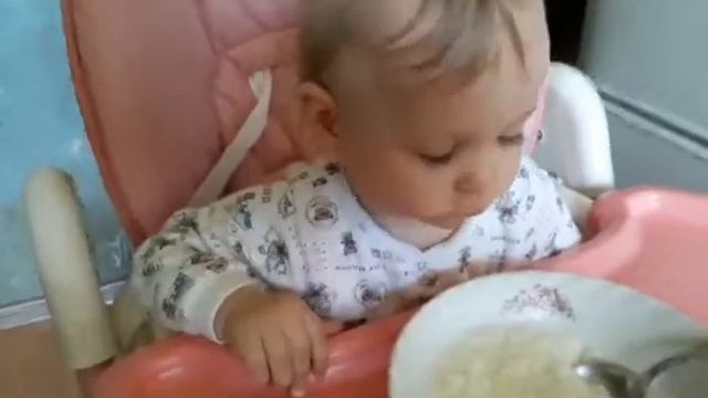 Едим кашу в 2 ложки! смотреть онлайн