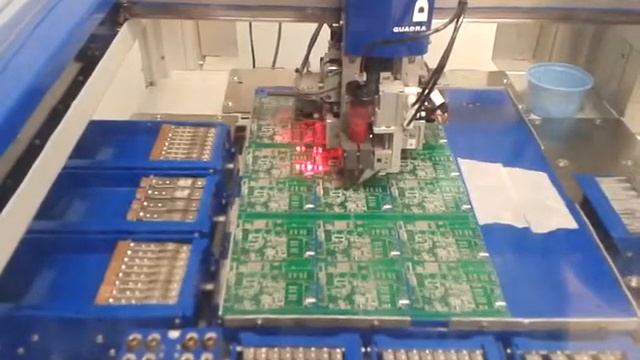 Нанесение клея автоматическим установщиком "Quadra" смотреть онлайн