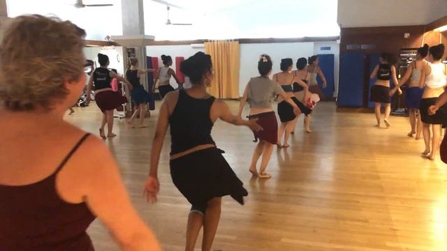 Tahia Cambet - Tahitian Dance School