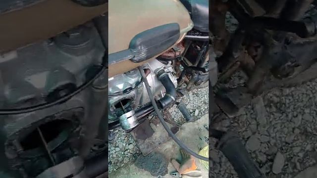 Дымит и кидает маслом только левый цилиндр. Мотоцикл Урал. Загадка смотреть онлайн