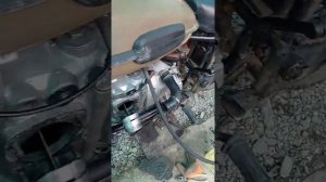 Дымит и кидает маслом только левый цилиндр. Мотоцикл Урал. Загадка
