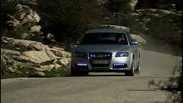 Audi S6 5.2L V10 in Action (European Spec) смотреть онлайн