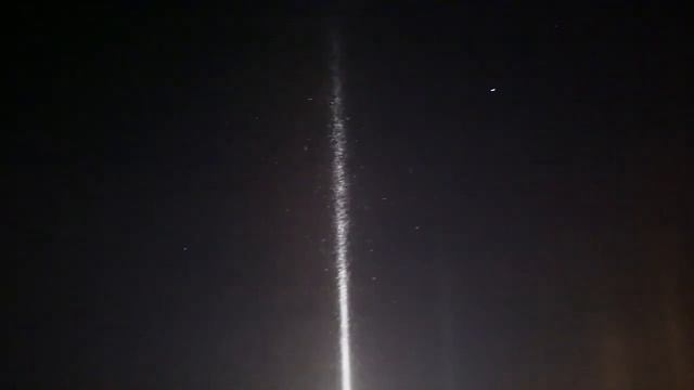 Световые столбы. Красивое и удивительное атмосферное явление. смотреть онлайн