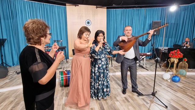 Telli Borçalı,Elnarə Abdullayeva,Xoşqədəm və Doğuşun EVİNDƏ BELƏ RƏQS ETDİLƏR смотреть онлайн