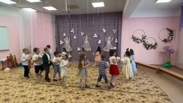Танец ко дня матери смотреть онлайн