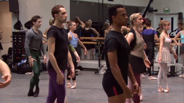 The Royal Ballet Full Class - World Ballet Day 2014 смотреть онлайн