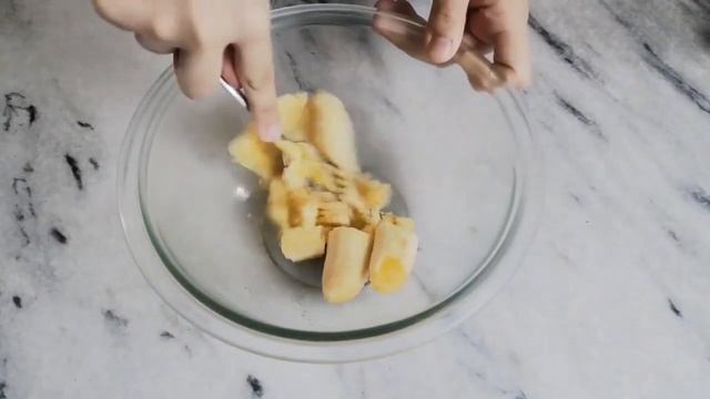 3 Ingredient Lock Down Pancake Recipes | Strawberry Pancakes | Banana Pancakes | Bon Bon смотреть онлайн