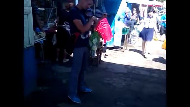 Играет изредка на рынке смотреть онлайн