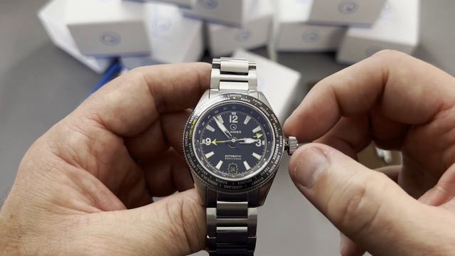 Islander Calabro - My First "GMT" смотреть онлайн