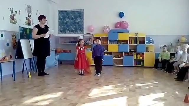 Поздравляет Жанна бабушку с днём 8 марта ! смотреть онлайн