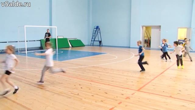 Артём Волков, преподаватель физкультуры в школе № 1 смотреть онлайн