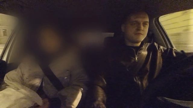 Девушку вырвало в такси в сквозной пакет смотреть онлайн
