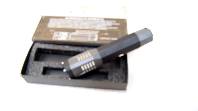 Электрошокер-фонарь Молния YB-1324 смотреть онлайн