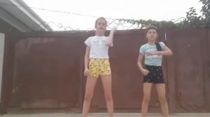 Танец под песню Юность.