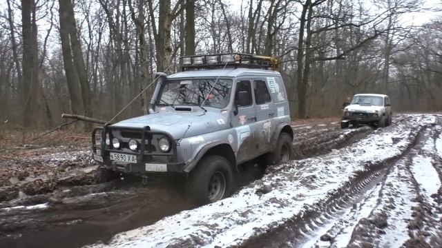SUZUKI GRAND VITARA vs UAZ vs NIVA [MUD OFF Road] смотреть онлайн