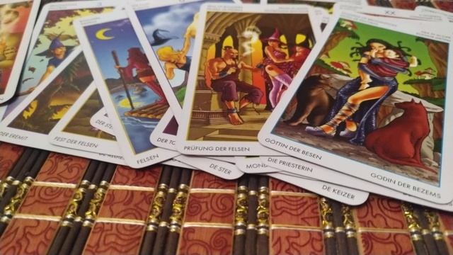 Что о вас говорит ваша бывшая подруга (продолжение) Таро расклад для дам. смотреть онлайн