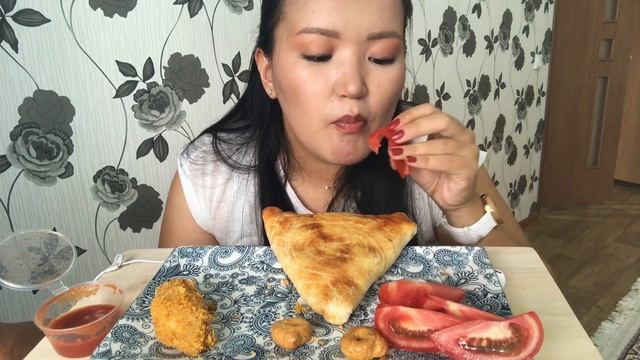 MUKBANG|ОСТРЫЕ КРЫЛЫШКИ KFC| ОТВЕТЫ НА ВОПРОСЫ мукбанг асмр asmr смотреть онлайн