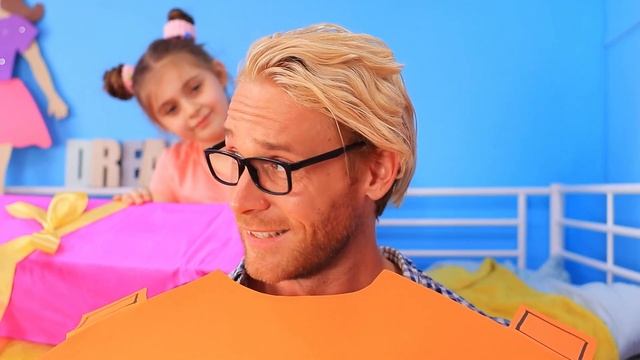 Мы построили Аквапарк в квартире! Строим парк аттракционов дома! смотреть онлайн