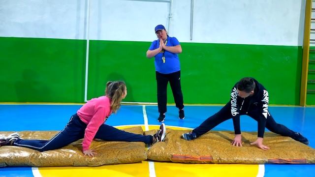 ЗЛАЯ УЧИЛКА ВСЕХ ДОСТАЛА!!! смотреть онлайн