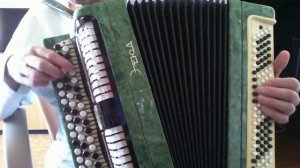 Разбор песни В землянке на баяне