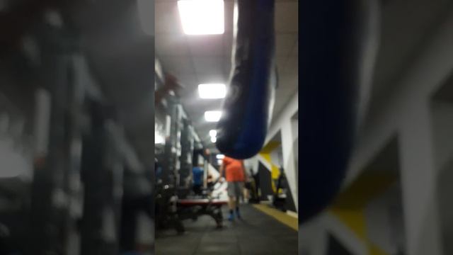 Правый прямой. Правый боковой. Без перчаток. смотреть онлайн