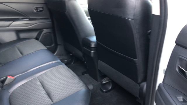Mitsubishi Outlander 2.0 GX3h CVT 4X4 смотреть онлайн