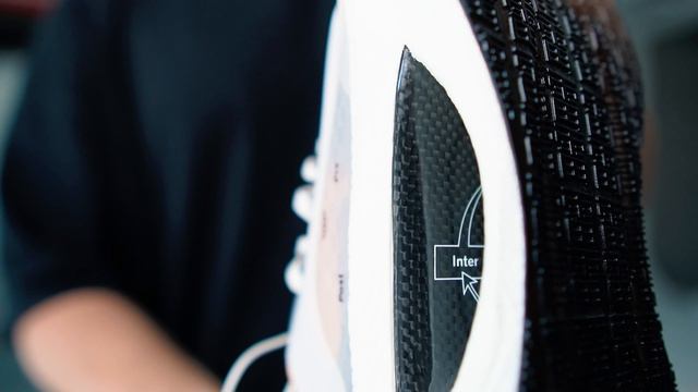 САМЫЕ БЫСТРЫЕ БЕГОВЫЕ КРОССОВКИ В МИРЕ. БЕГИ БЫСТРЕЕ | Li-Ning x Soulland Shadow / Двойной Карбон смотреть онлайн