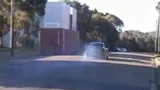 Nissan Skyline R 34 Gt R Launch смотреть онлайн