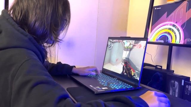 THINNEST LAPTOP I HAVE SEEN! The Lenovo Slim 7i is a BEAST! смотреть онлайн