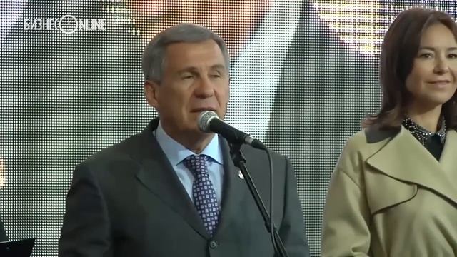 Рустам Минниханов запустил в Челнах производство спецтехники "Колуман Рус" смотреть онлайн